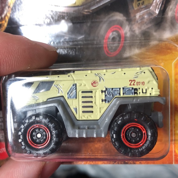 MBX Capture Action Truck - Picture 3 of 9